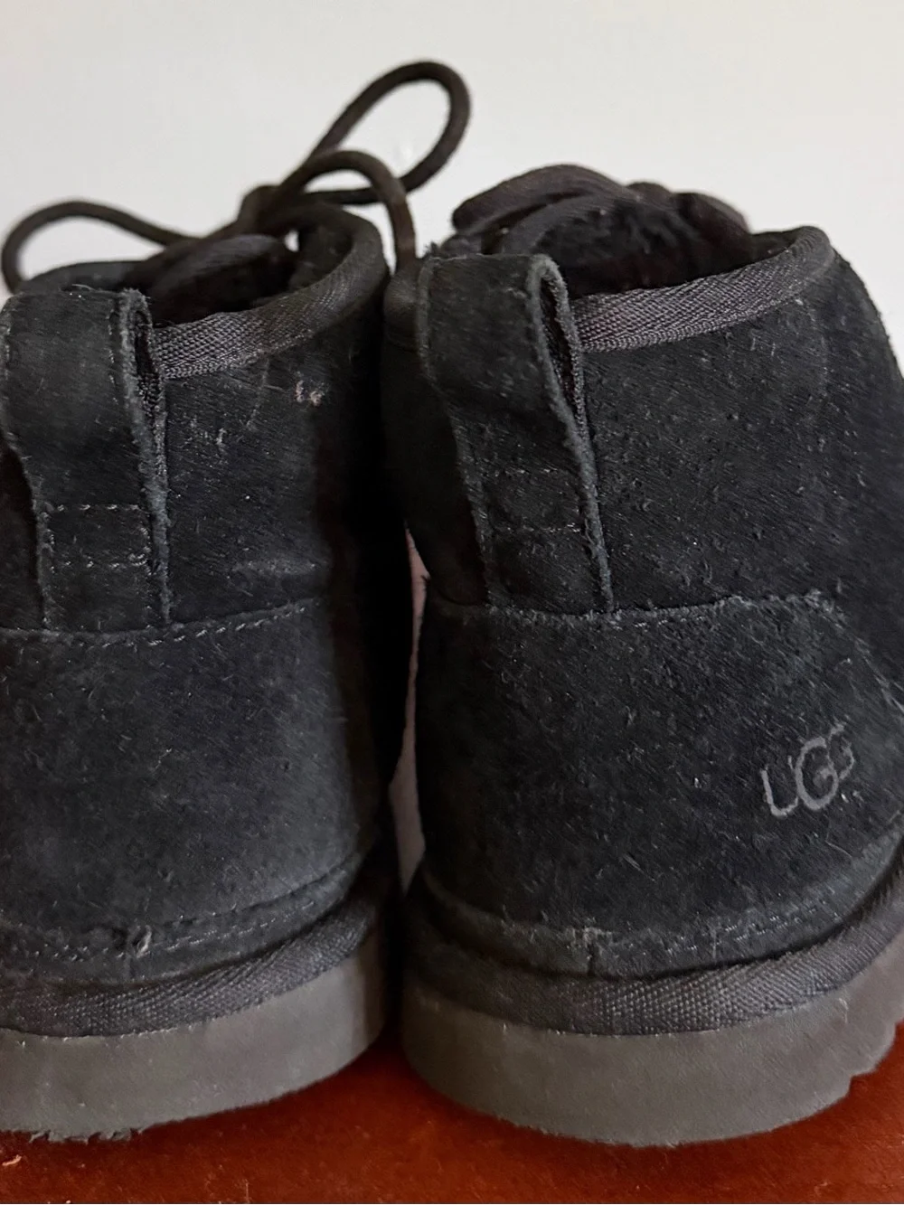 UGG Neumel Women’s Black Suede Sheepskin Lined Lace-Up Chukka Ankle Boot 8